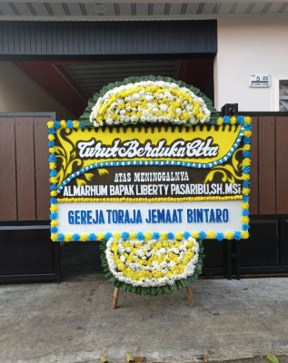 Papan Bunga Duka di Bacan Timur